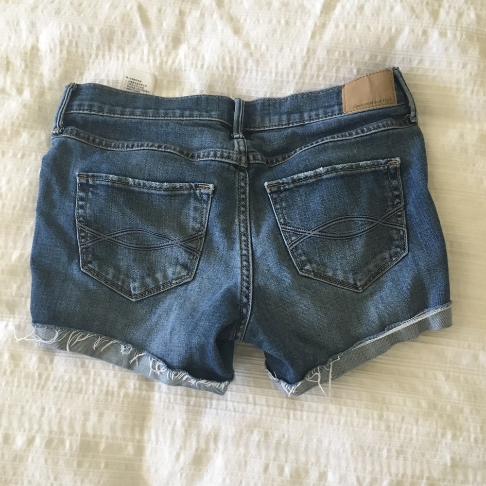Low Rise Shorts from Abercrombie - Picture 2 of 3